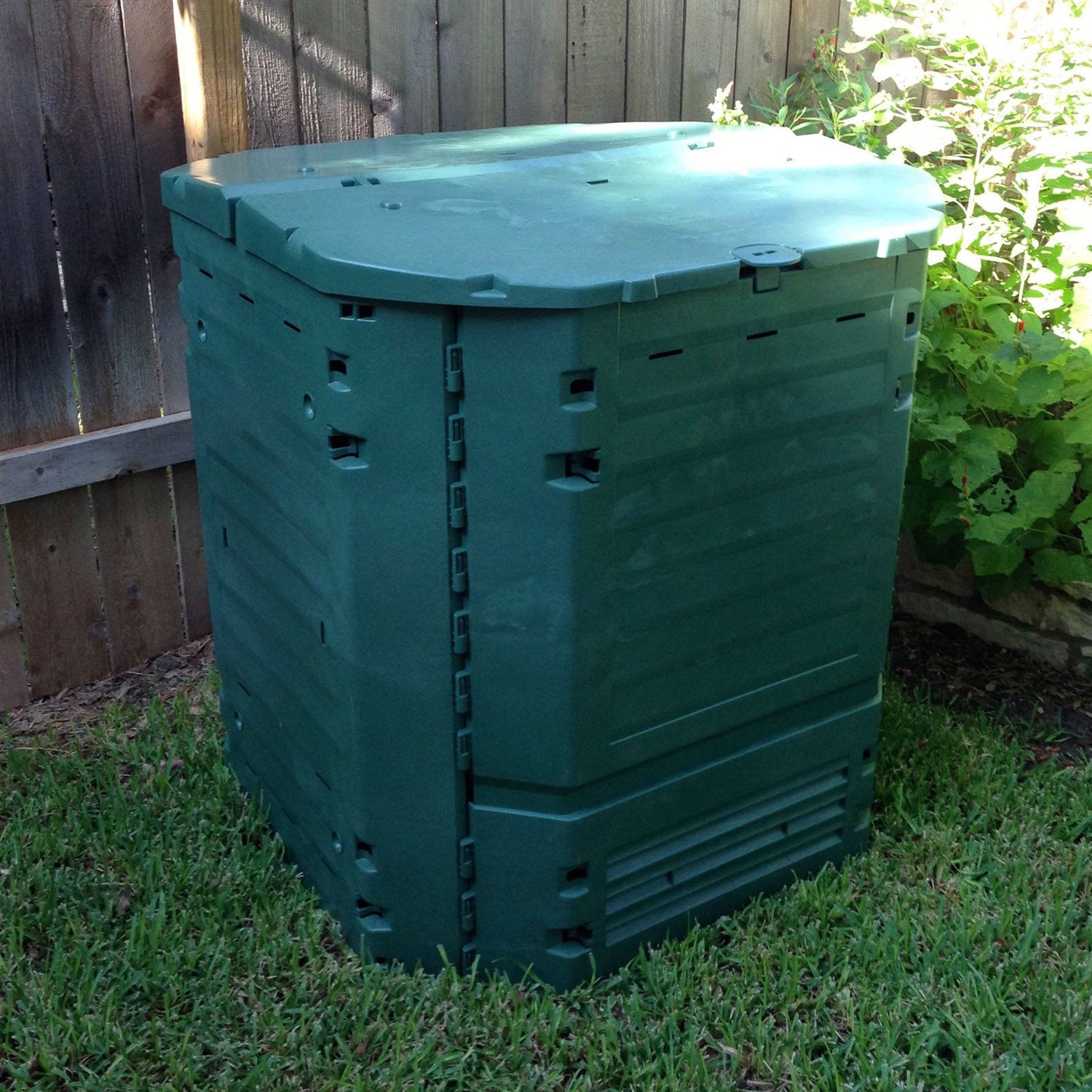 Heavy Duty Plastic 32-Cubic ft. Home Compost Bin Compooster